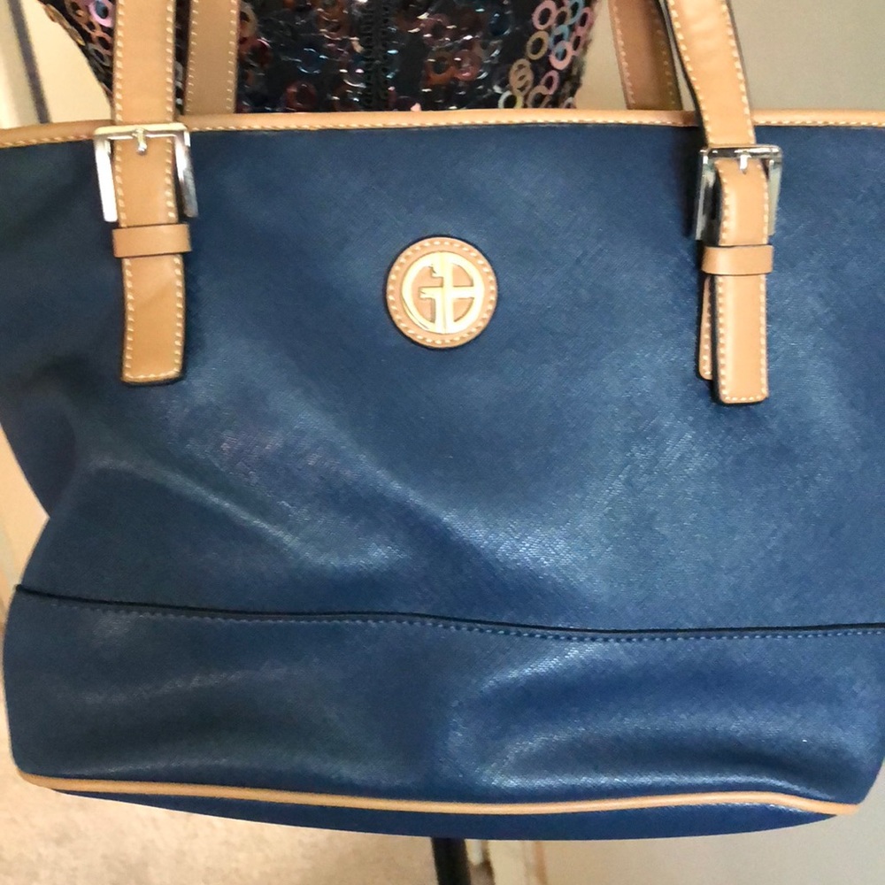 Multiple compartments - Picture 2 of 6